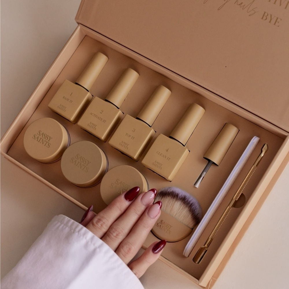 Sassy Saints Nail Care Set in Gold